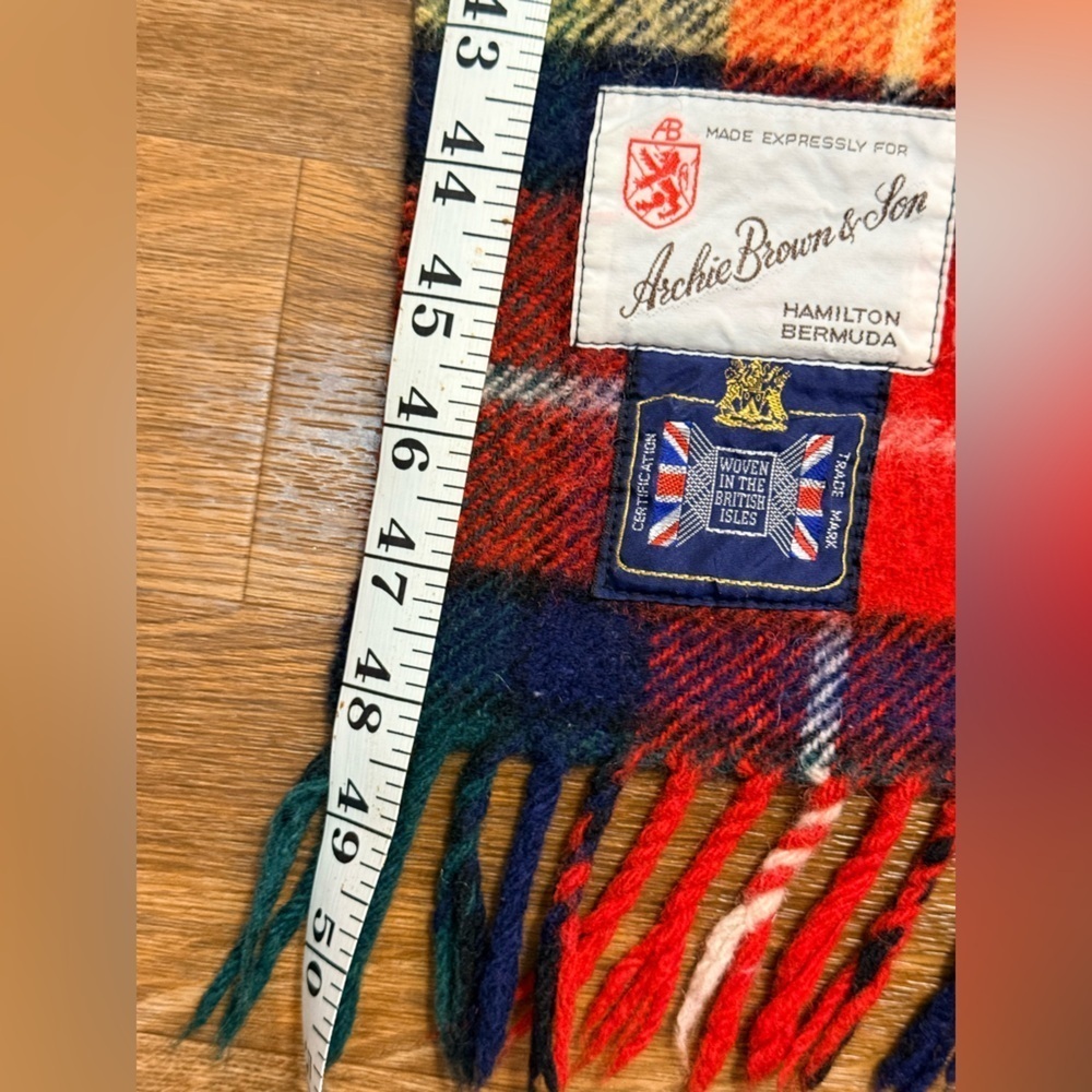 Vintage 70’s Archie Brown and Sons 100% wool tartan plaid blanket scarf 48x36 in - Picture 8 of 9
